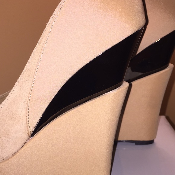 Tan Platform Wedge Pumps - Picture 2 of 6